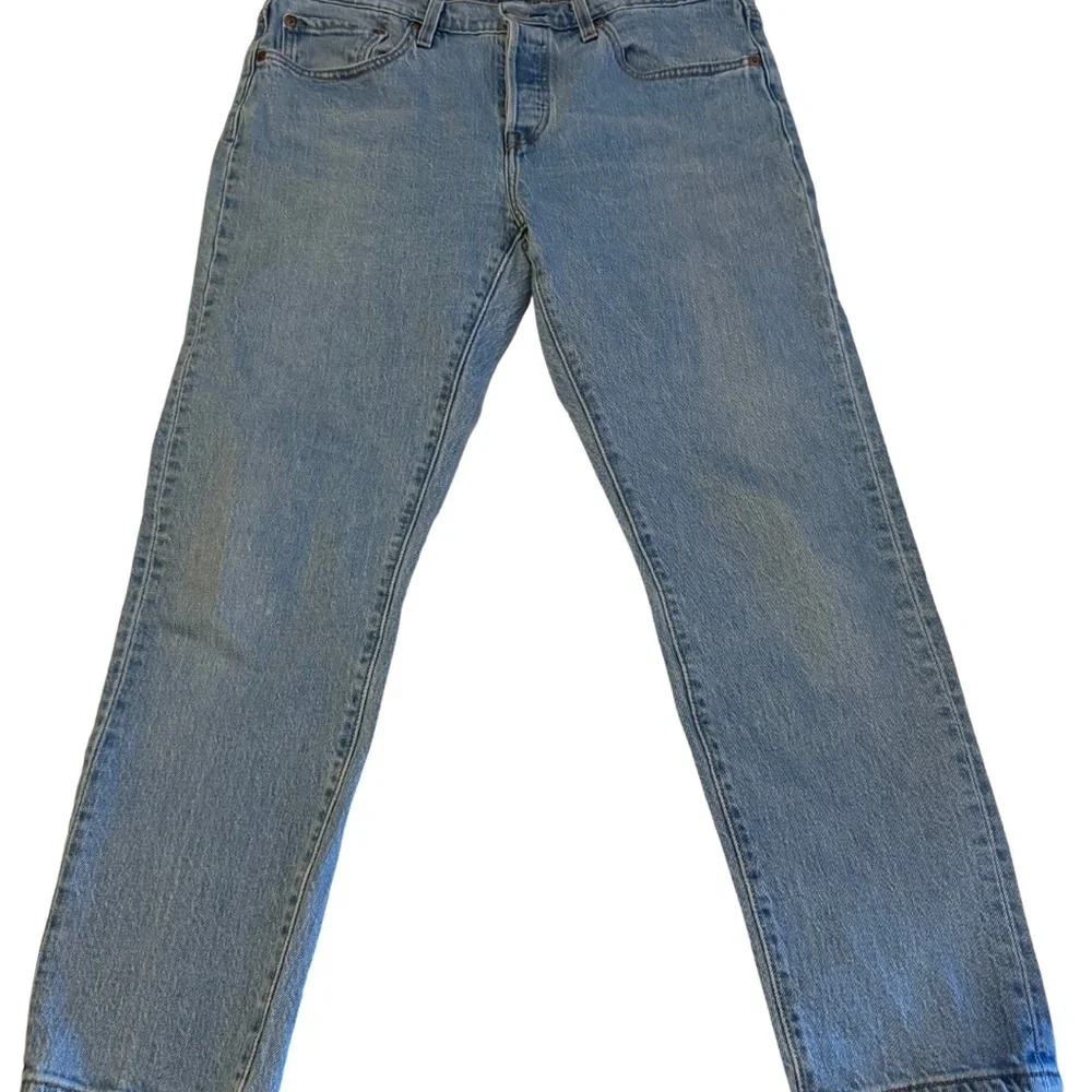 VINTAGE Levi's womens Straight Jeans in Light Blue